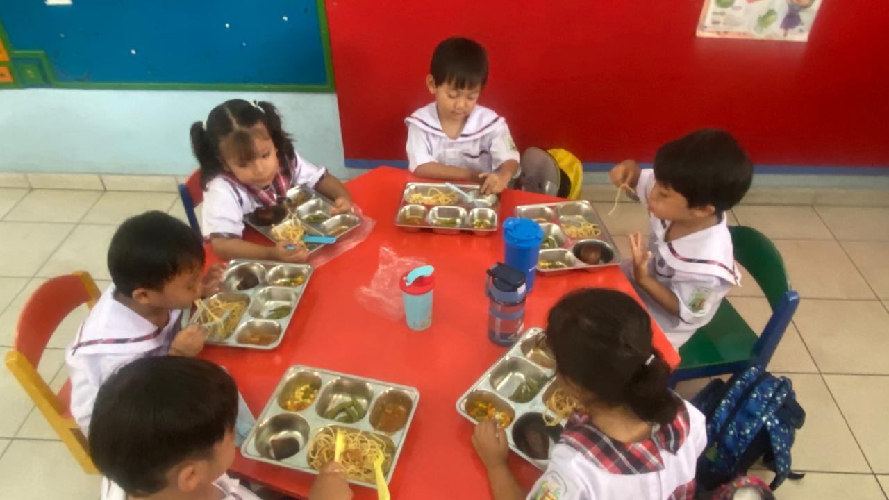Kegiatan Makan Bersama